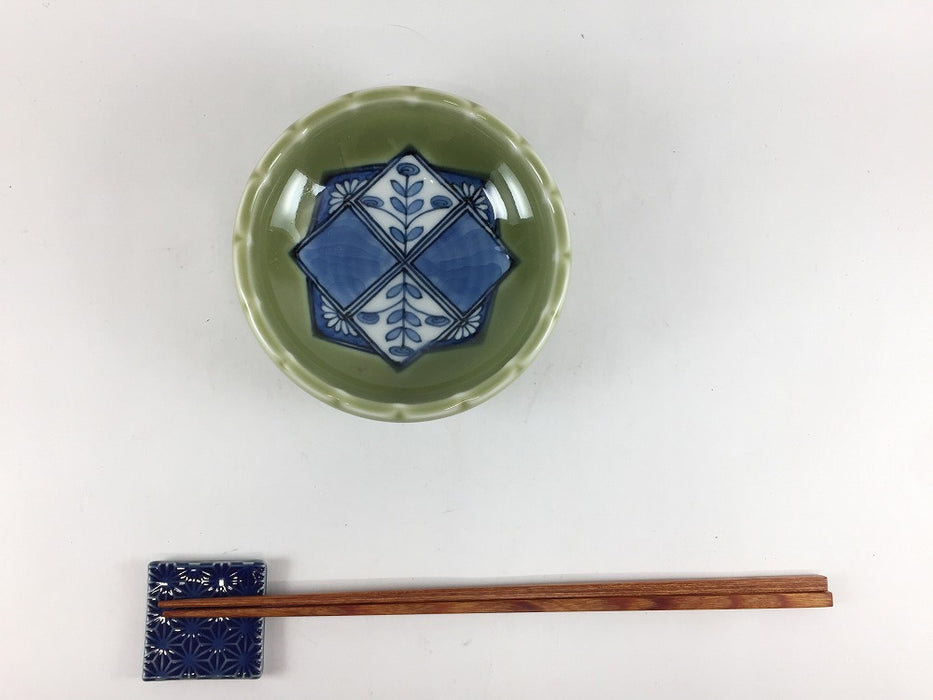【SALE】菊小皿　(緑青磁/菱文)　11cm　有田焼【訳あり】