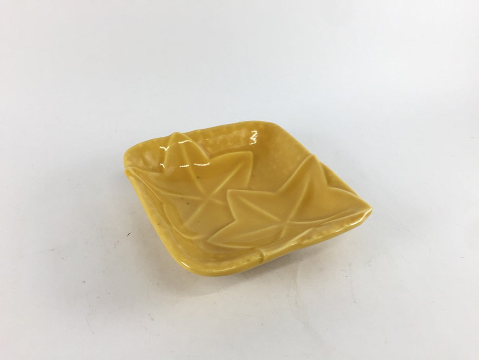 【SALE】紅葉彫松花堂皿　黄　10.5cm　有田焼【訳あり】