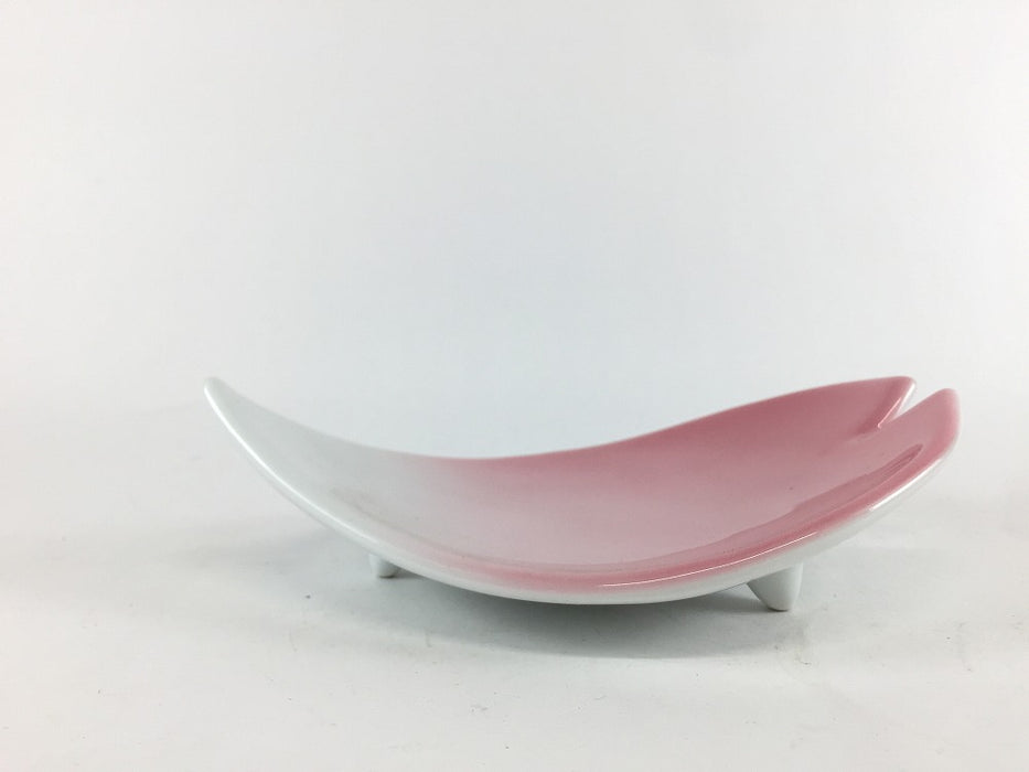 【SALE】三足花びら皿　ピンク吹　16cm　有田焼【訳あり】