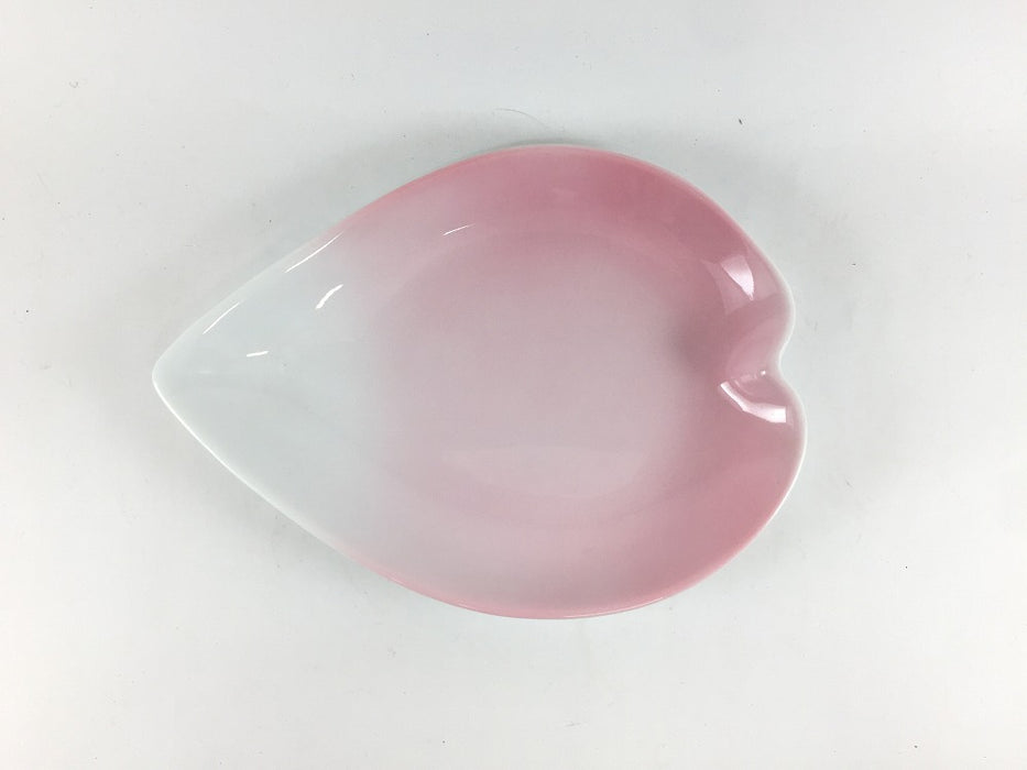 【SALE】180花びら皿.　ピンク　18cm　有田焼【訳あり】