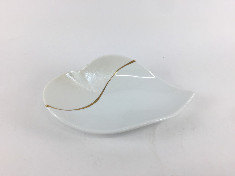 【SALE】16cm雲皿　白パール金線　有田焼【訳あり】