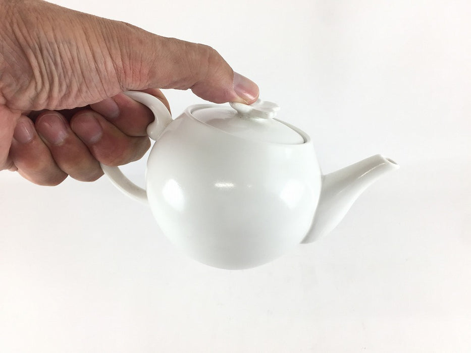 【SALE】桜ツマミ丸ポット.白マット　15cm/310cc　有田焼【訳あり】