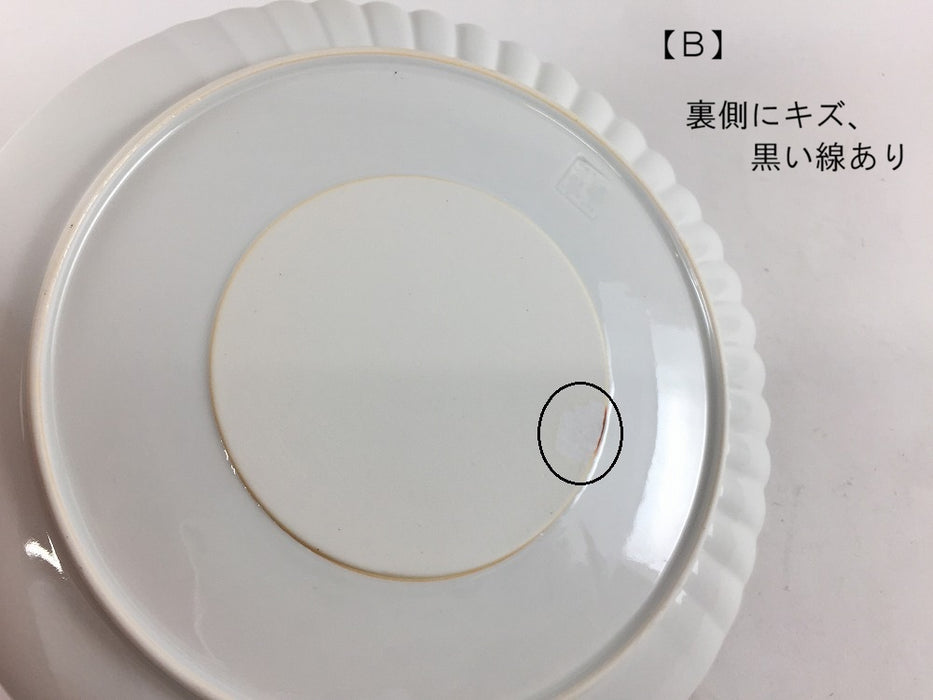 【SALE】165片菊割プレート　白磁(A/B/C/D)　17cm　有田焼【訳あり】