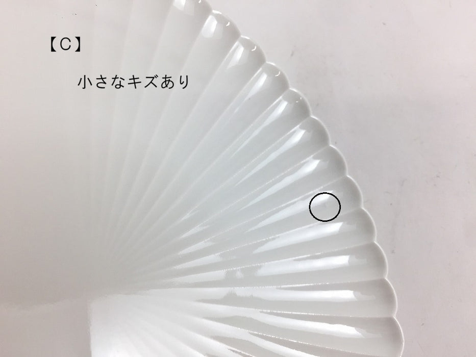 【SALE】165片菊割プレート　白磁(A/B/C/D)　17cm　有田焼【訳あり】