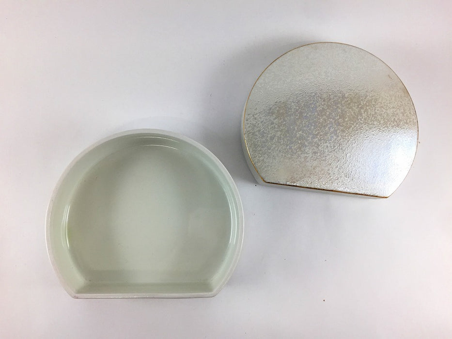 【SALE】ラスター金彩半月蓋物　13cm　有田焼【訳あり】