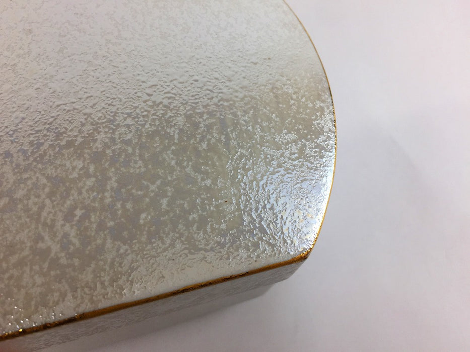 【SALE】ラスター金彩半月蓋物　13cm　有田焼【訳あり】