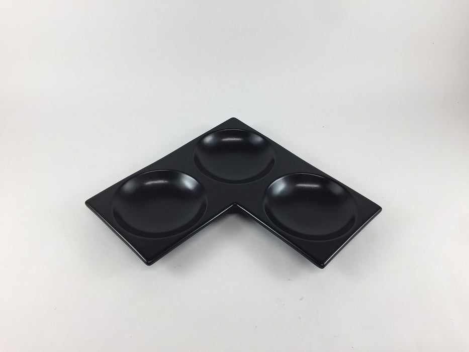 【SALE】Ｌ三品盛　(白磁/黒マット)　16.5cm 　有田焼【訳あり】