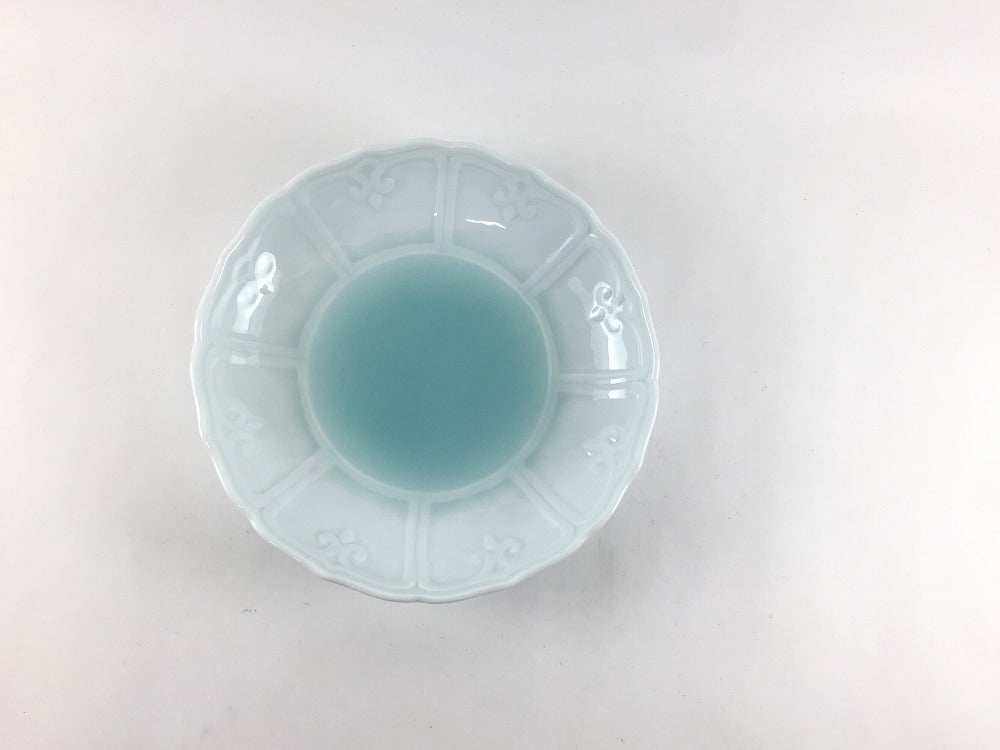取皿/銘々皿】145瓔珞彫輪花皿 白青磁 14.5cm 有田焼(j.R) — 佐賀有田