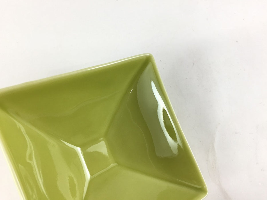 【SALE】豆角鉢　黄緑　8cm　有田焼【訳あり】