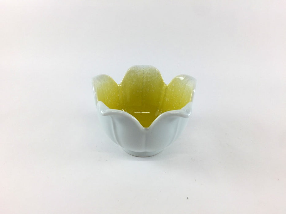 【SALE】花小鉢　白/黄吹　9cm　有田焼【訳あり】