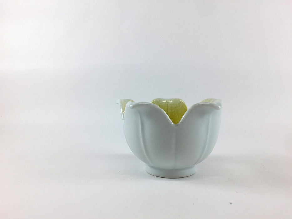 【SALE】花小鉢　白/黄吹　9cm　有田焼【訳あり】