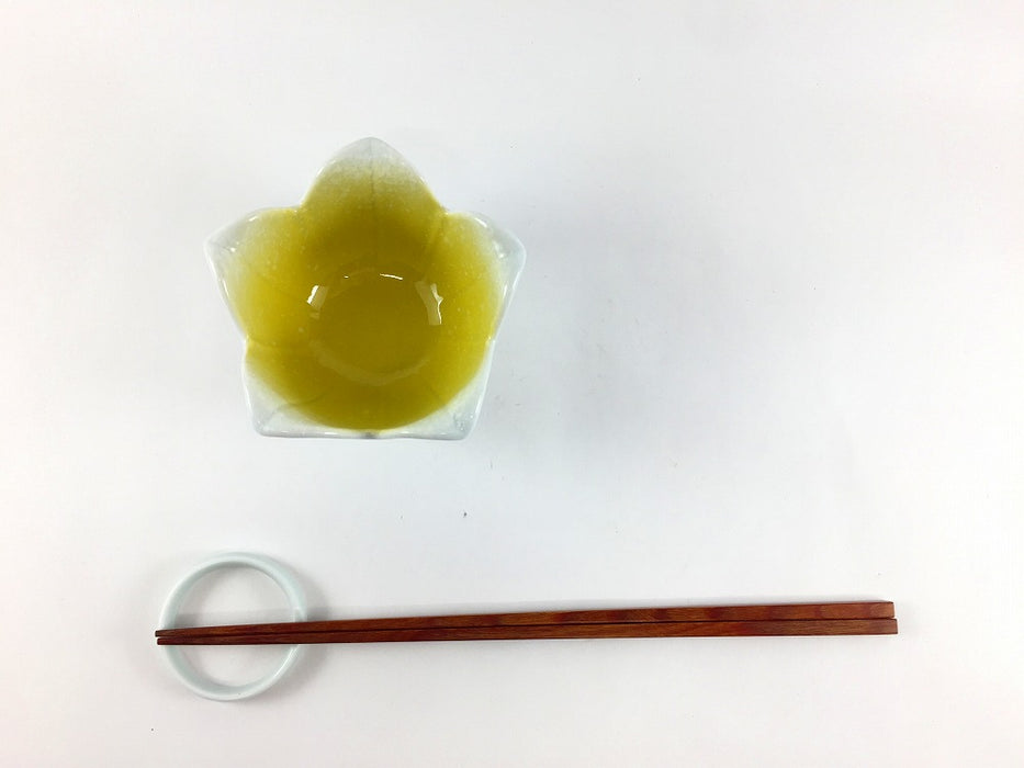 【SALE】花小鉢　白/黄吹　9cm　有田焼【訳あり】