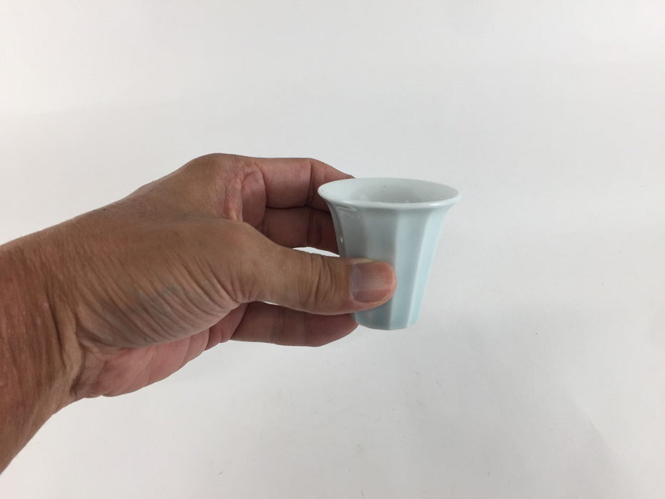 50ccシノギ反杯　(青白/白磁)　φ6cm　有田焼聖陶苑窯(j.R)