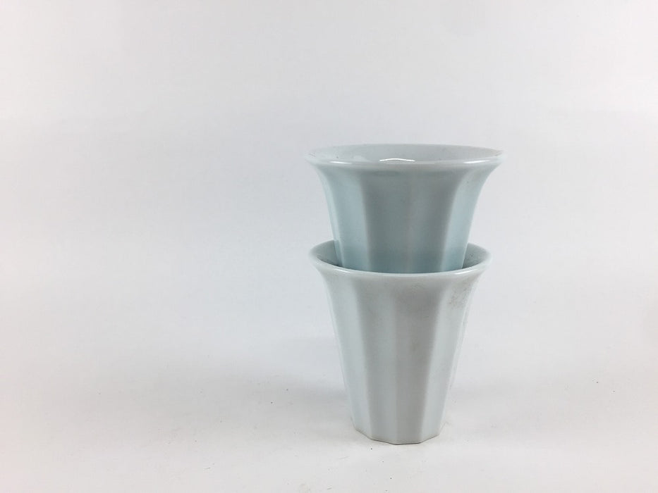 50ccシノギ反杯　(青白/白磁)　φ6cm　有田焼聖陶苑窯(j.R)
