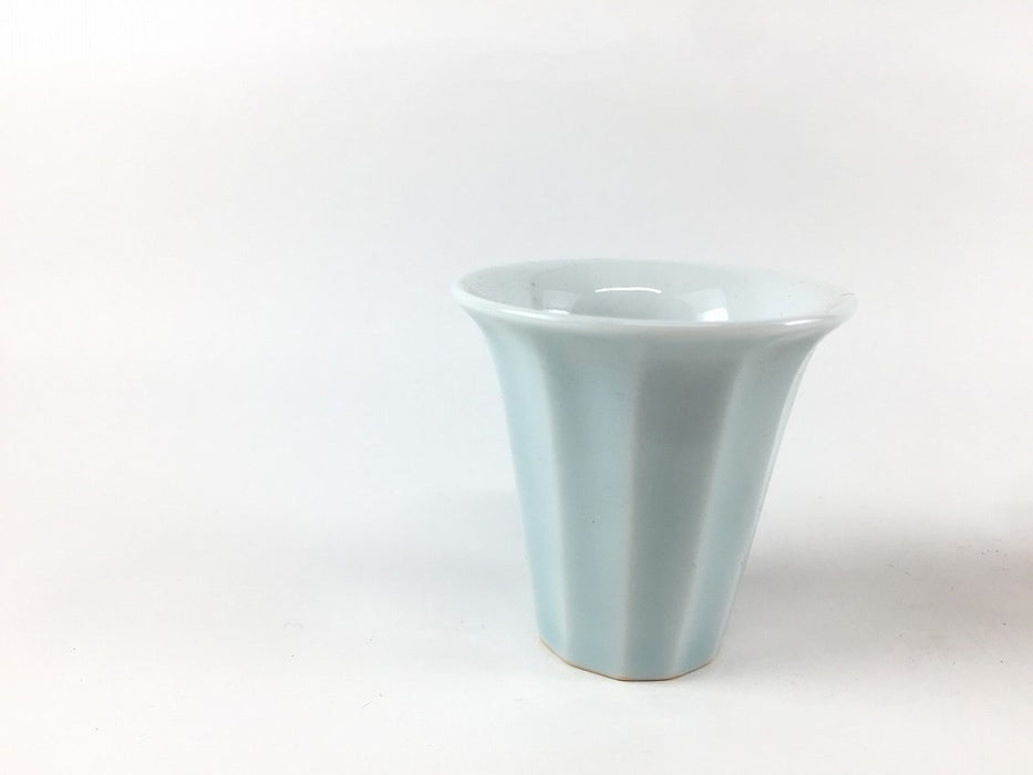 50ccシノギ反杯　(青白/白磁)　φ6cm　有田焼聖陶苑窯(j.R)