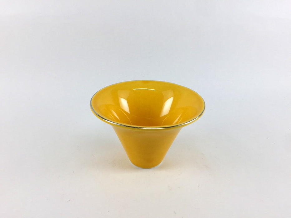 【SALE】渕銀反小付　黄　8.5cm　有田焼【訳あり】