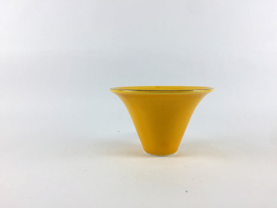 【SALE】渕銀反小付　黄　8.5cm　有田焼【訳あり】