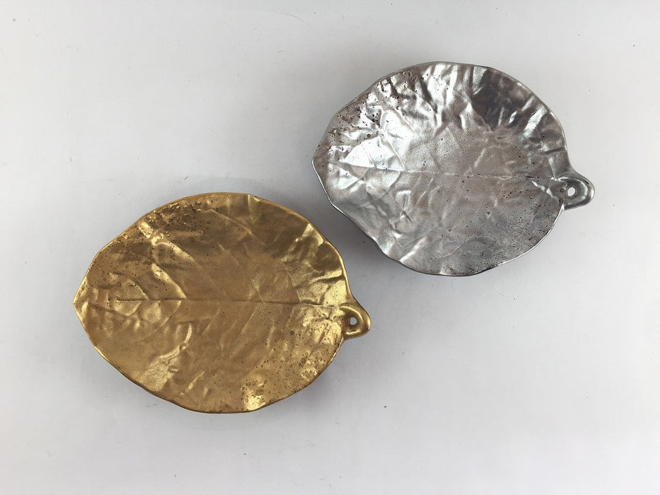 【SALE】13cm三足木ﾉ葉皿　(黒金/黒銀)　13cm　有田焼【訳あり】
