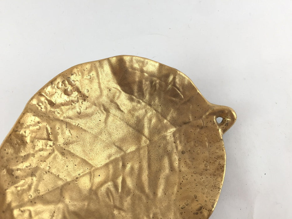 【SALE】13cm三足木ﾉ葉皿　(黒金/黒銀)　13cm　有田焼【訳あり】