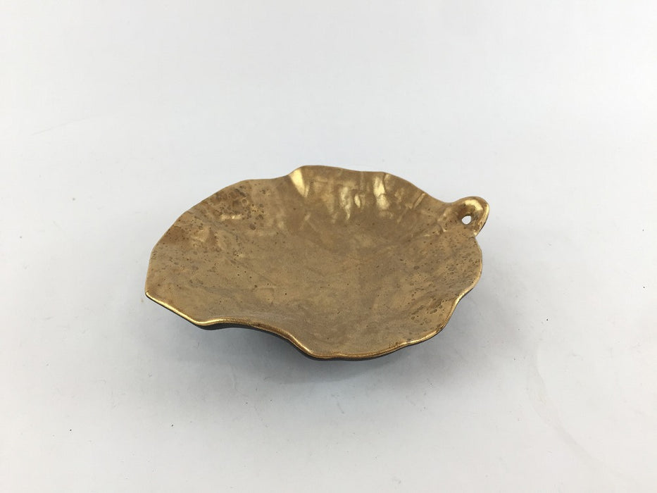 【SALE】13cm三足木ﾉ葉皿　(黒金/黒銀)　13cm　有田焼【訳あり】