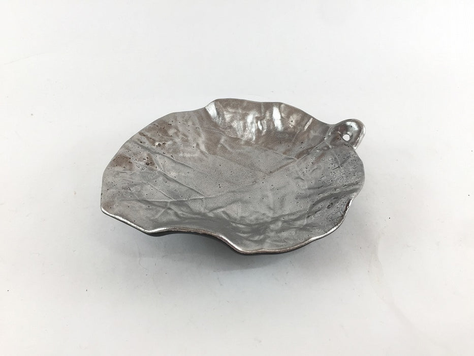 【SALE】13cm三足木ﾉ葉皿　(黒金/黒銀)　13cm　有田焼【訳あり】