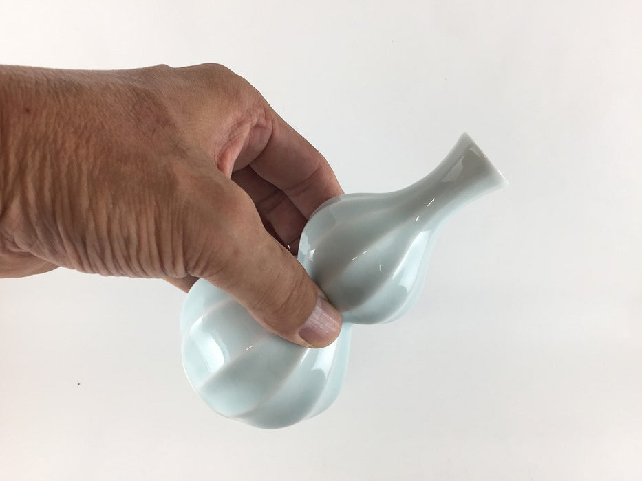200ccシノギ瓢徳利　(青白/白磁)　H14cm　有田焼聖陶苑(j.R)