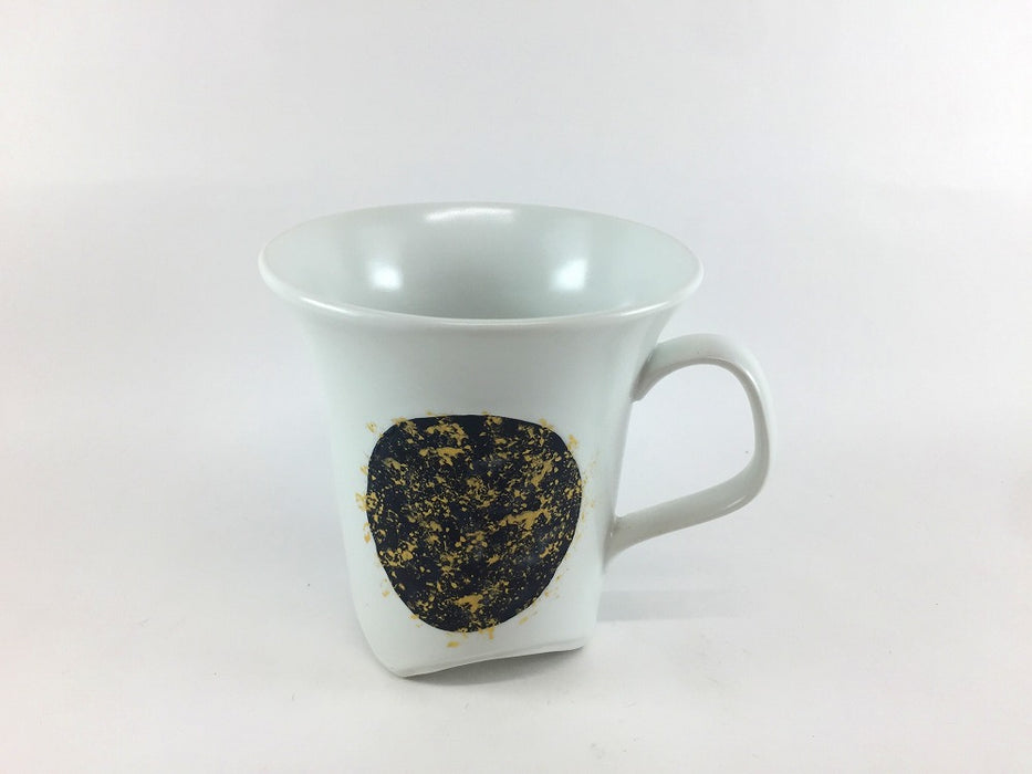 【SALE】350三ツ足マグカップ　白マット黒金　350cc　有田焼【訳あり】
