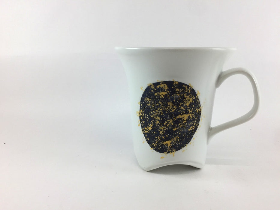【SALE】350三ツ足マグカップ　白マット黒金　350cc　有田焼【訳あり】