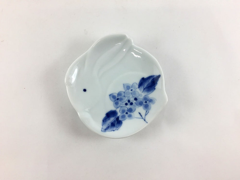 【SALE】うさぎ手塩皿　染付　(6柄)　8cm　有田焼【訳あり】