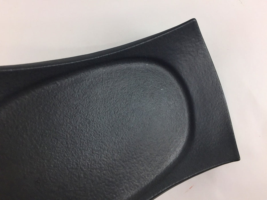 【SALE】カット長皿　黒マット/渕青　30cm　有田焼【訳あり】