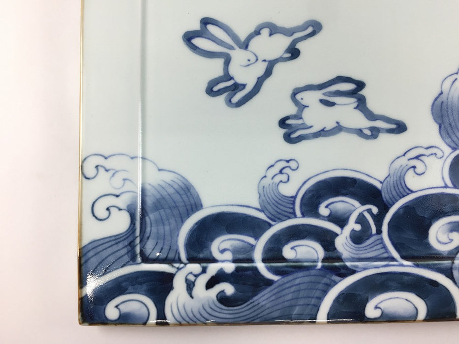 28cm正角大皿.染付波兎　伊万里焼(j.R)