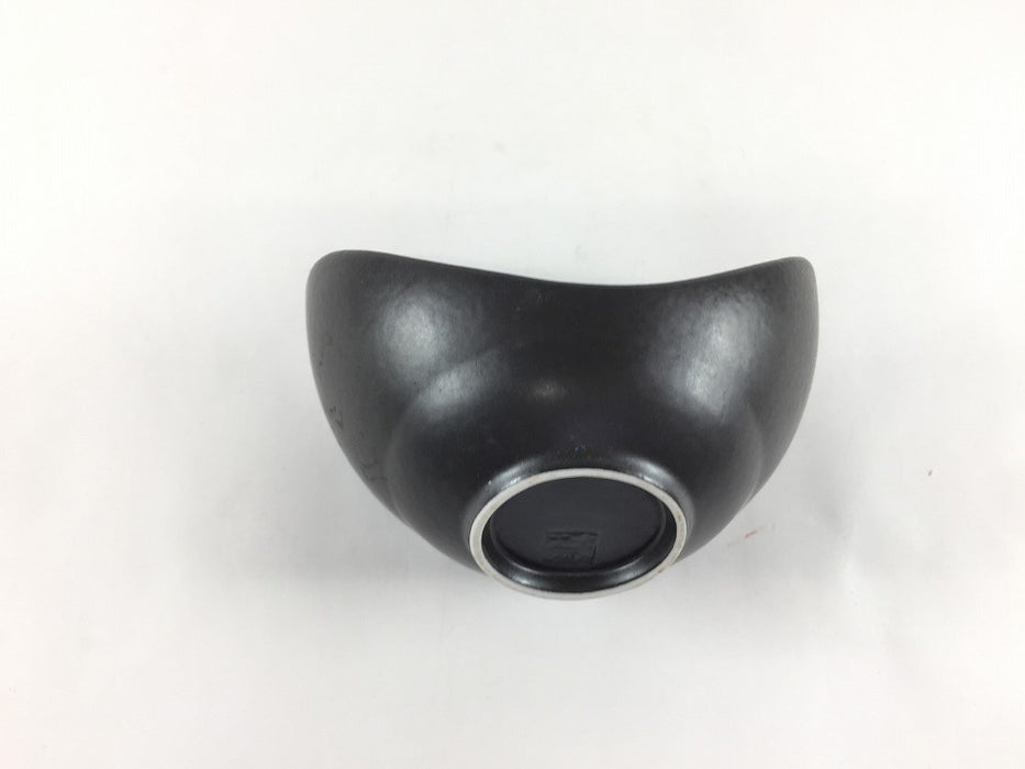 【SALE】12cm二葉小鉢.金黒リーフ　有田焼【訳あり】