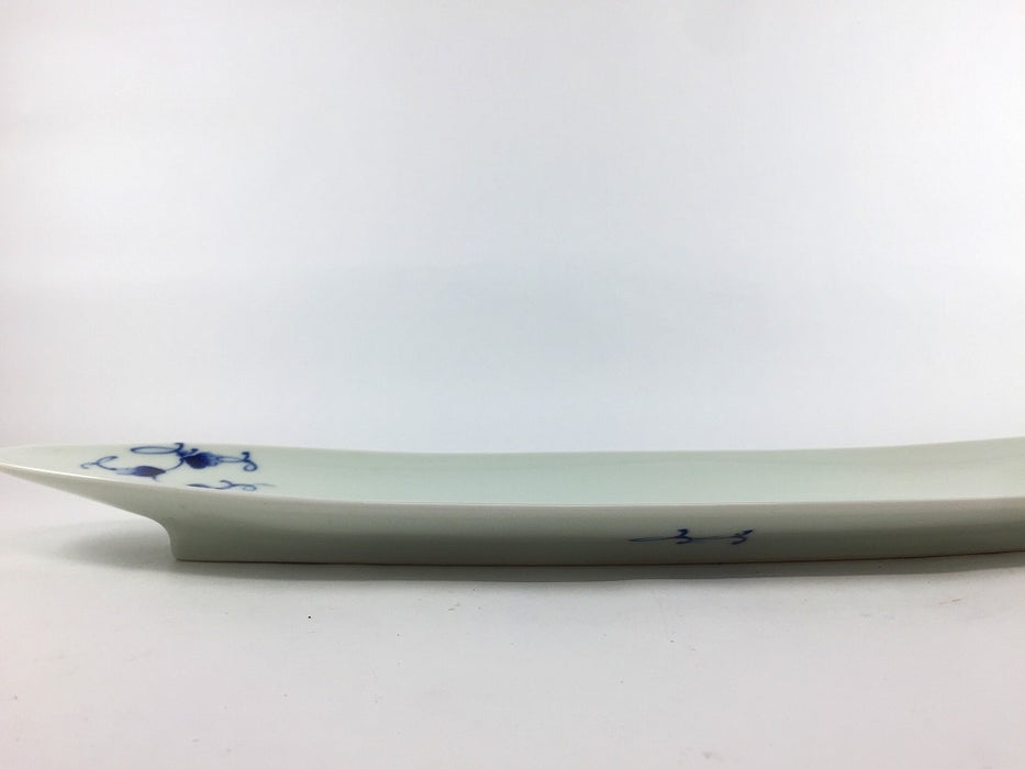 【SALE】染付唐草楕円長皿小　40cm　有田焼【訳あり】