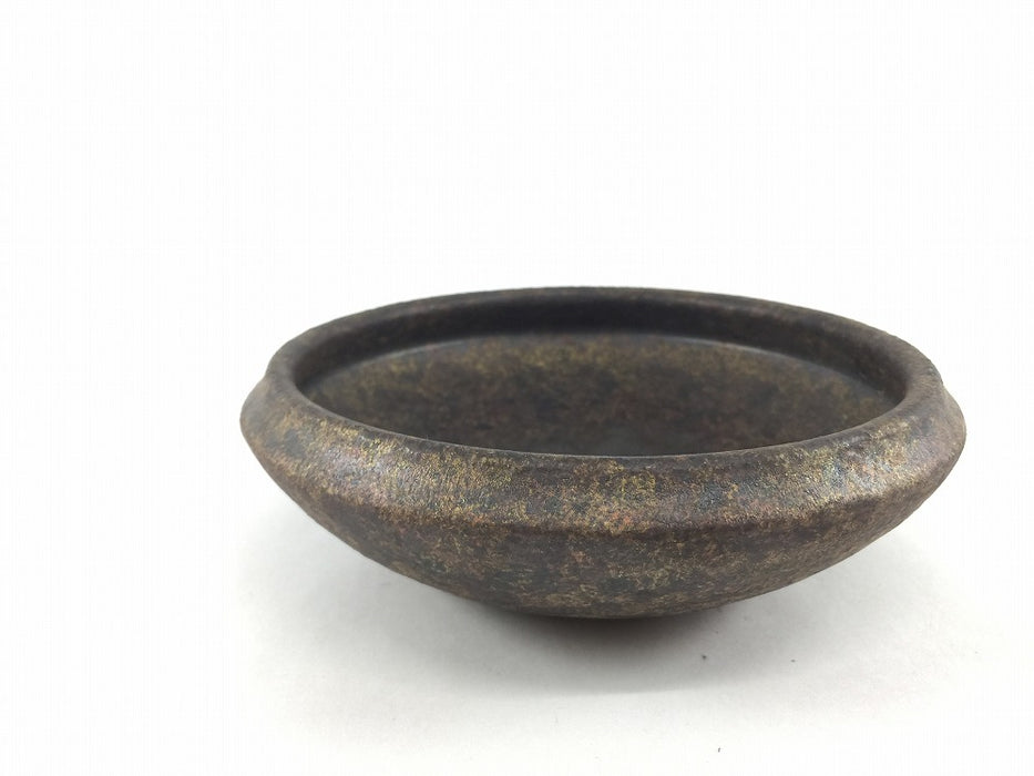 【SALE】【直火可】手作り)15cm丸鍋.黒土金彩　有田焼【訳あり】