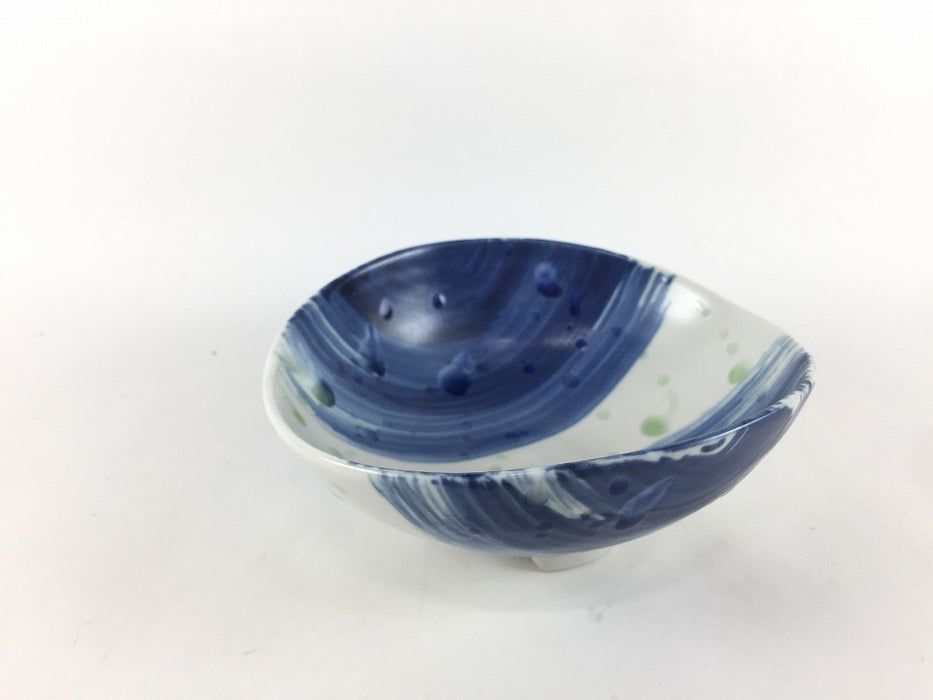 【SALE】12cm三ツ足楕円小鉢.藍刷毛緑水　有田焼【訳あり】