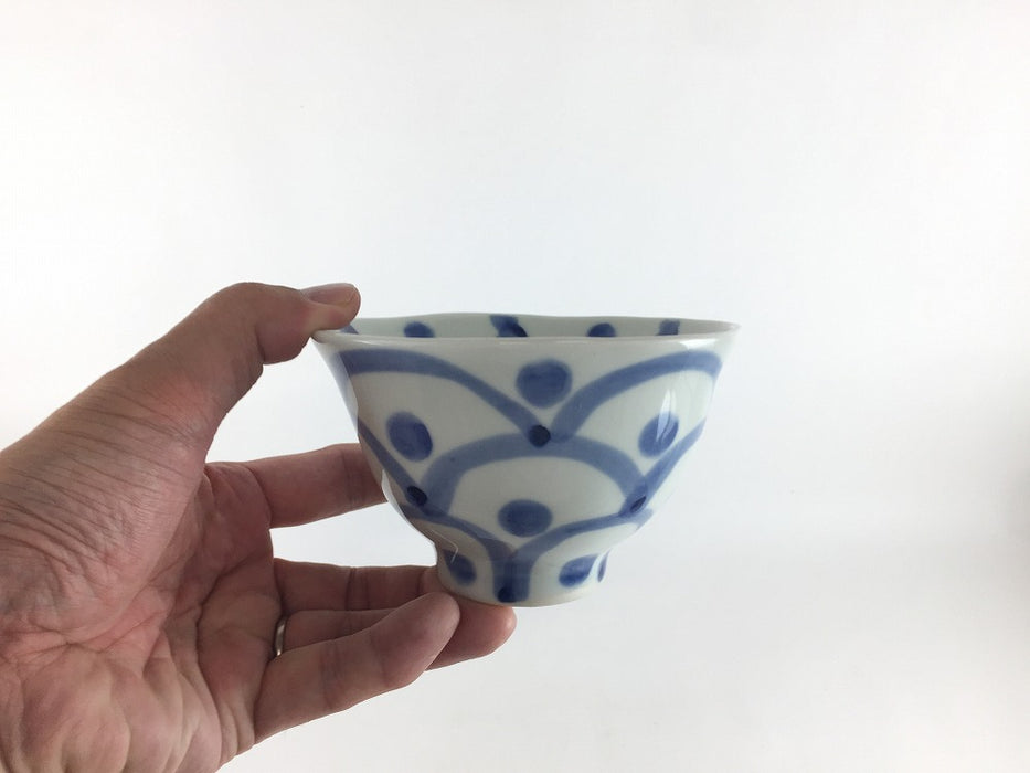 【SALE】角丸丼(12cm/400cc)うろこ紋　吉田焼　肥前有田焼【訳あり】