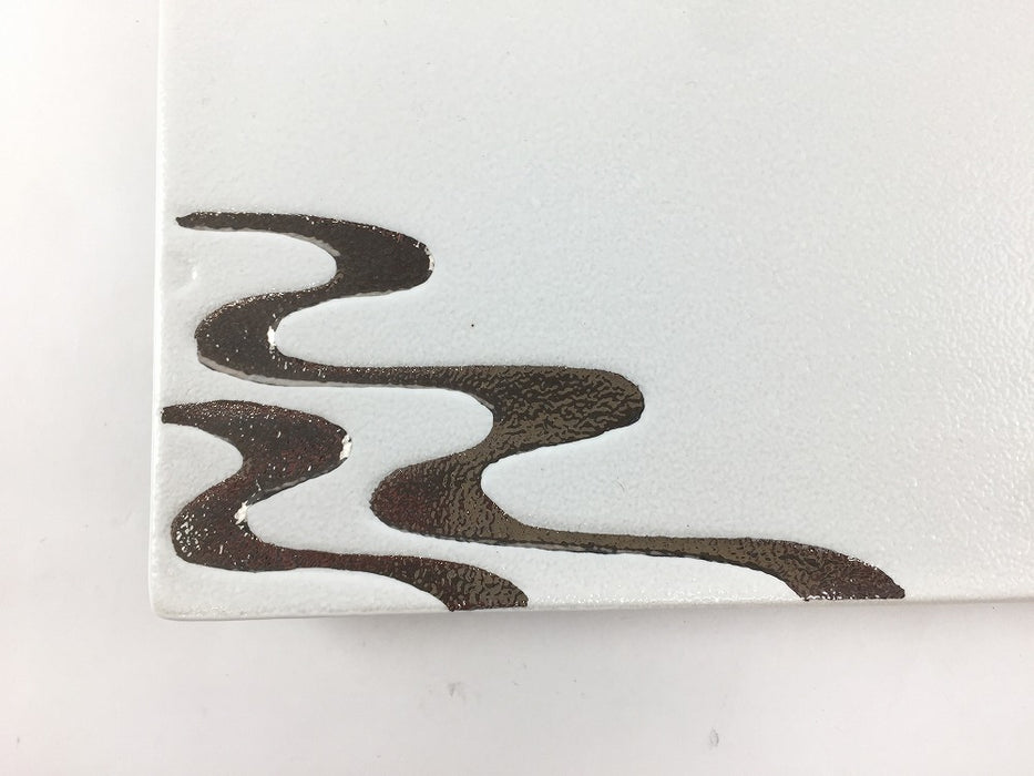 【SALE】板違角皿.白吹銀流水　19cm　有田焼【訳あり】