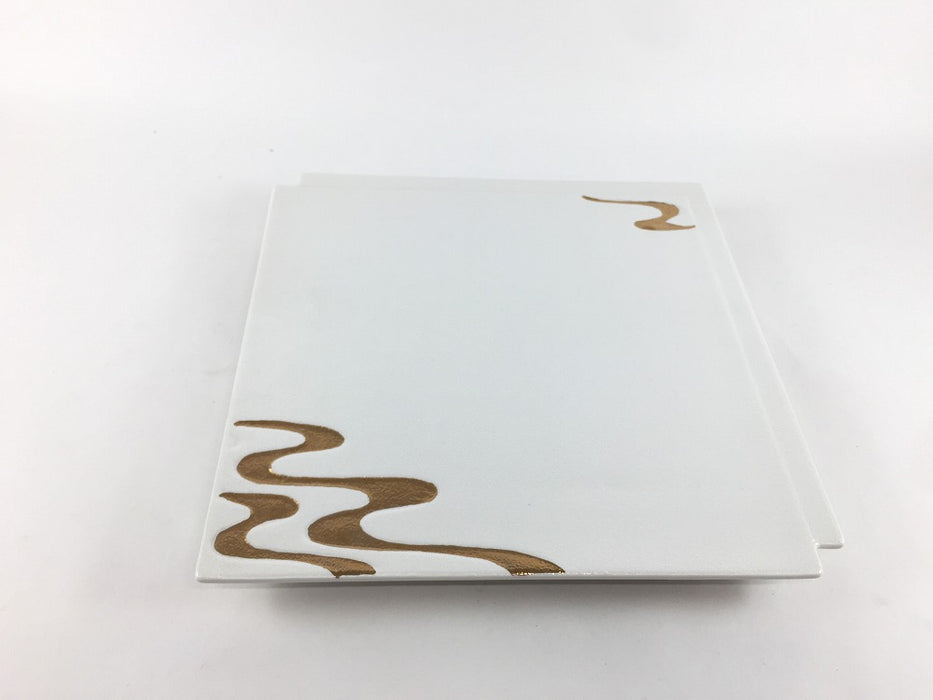 【SALE】板違角皿.白吹金流水　19cm　有田焼【訳あり】