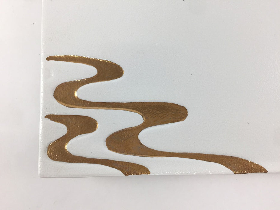 【SALE】板違角皿.白吹金流水　19cm　有田焼【訳あり】