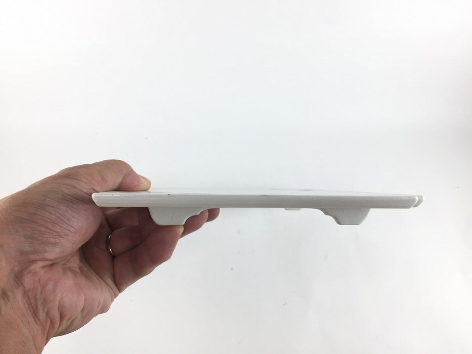 【SALE】板違角皿.白吹金流水　19cm　有田焼【訳あり】