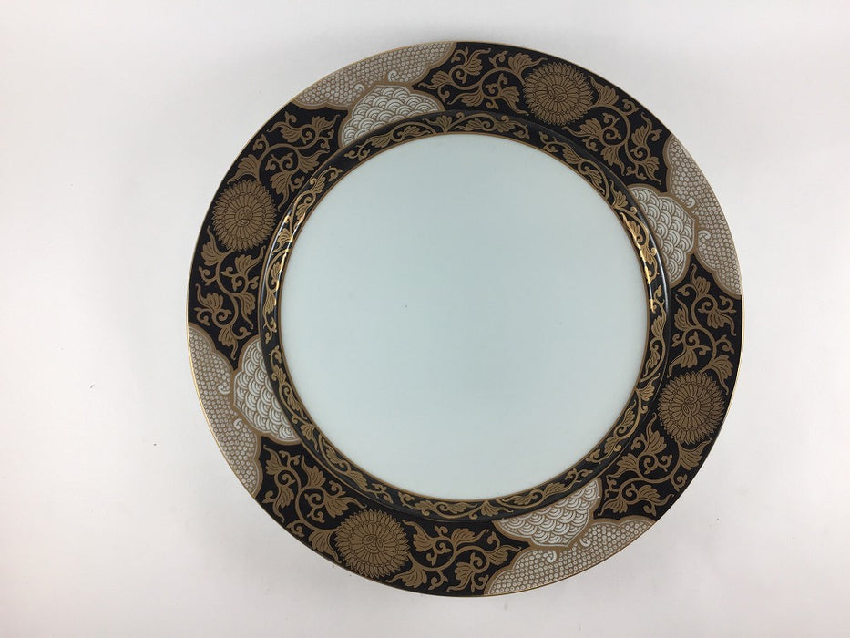 【SALE】26cmリム皿.黒金彩菊華紋　有田焼【訳あり】