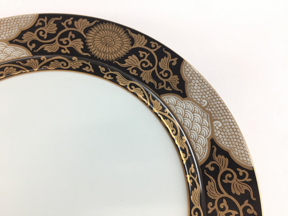 【SALE】26cmリム皿.黒金彩菊華紋　有田焼【訳あり】