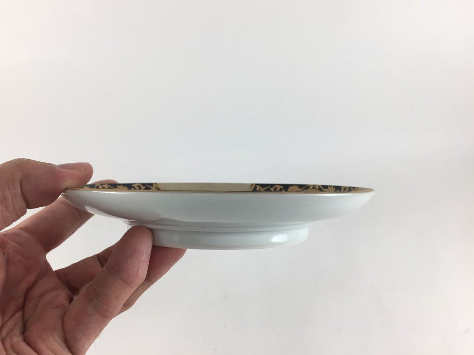 【SALE】17cmリム皿.黒金彩菊華紋　有田焼【訳あり】