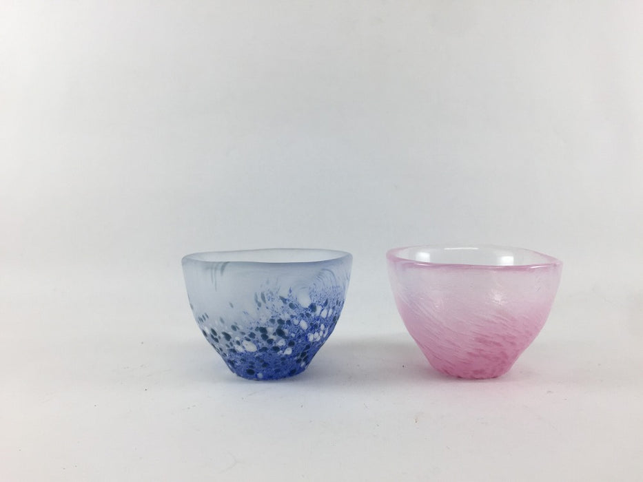 【SALE】50ccぐい呑み　(青/ピンク)　硝子　6cm【訳あり】