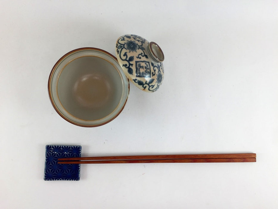 古染窓絵唐草紋　小蓋物　8cm　有田焼(j.R)