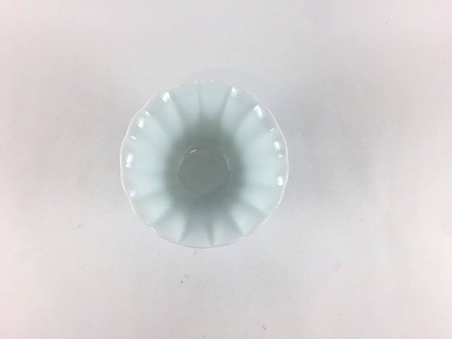 薄渕8cm菊小鉢　白磁　有田焼　(j.R)