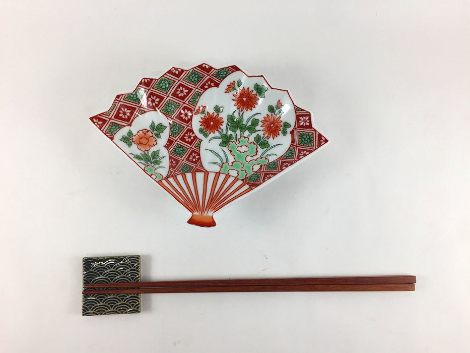 窓絵菊花文　扇型皿　16.5cm　吉田焼(肥前有田焼)　(j.R)