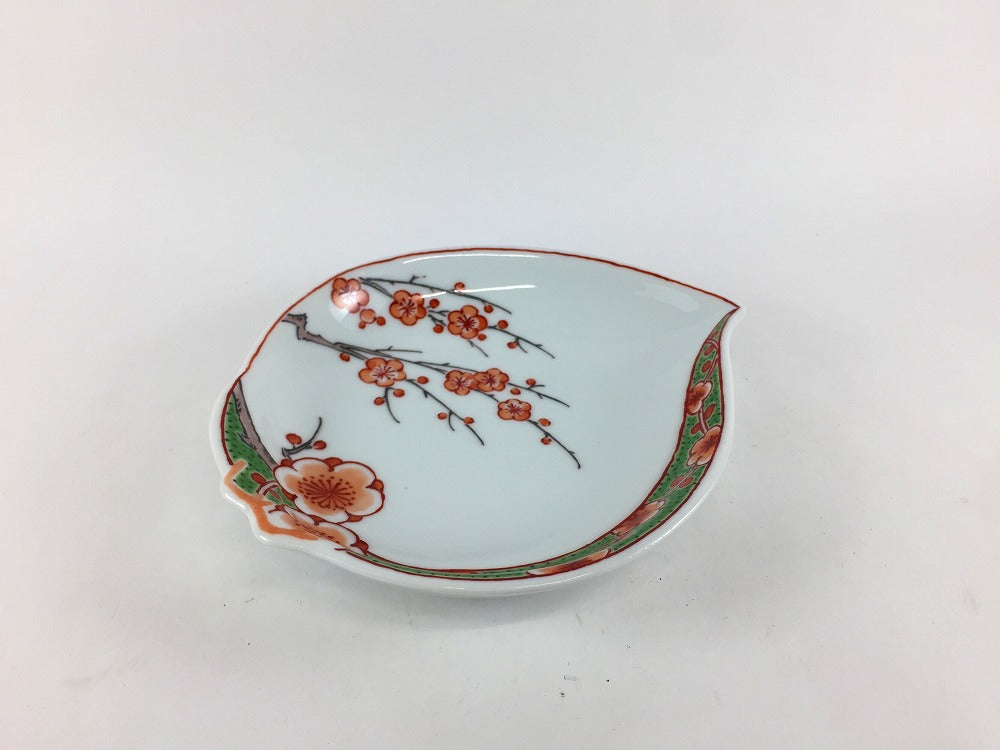 梅花図 桃型銘々皿 14.5cm 吉田焼(肥前有田焼) (j.R) — 佐賀有田