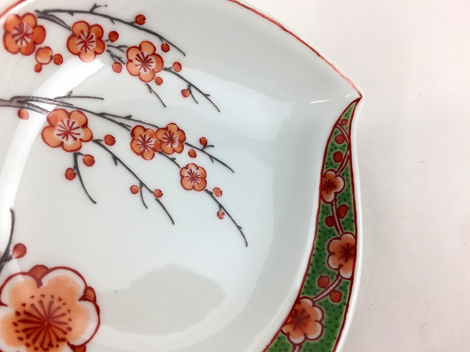 梅花図　桃型銘々皿　14.5cm　吉田焼(肥前有田焼)　(j.R)