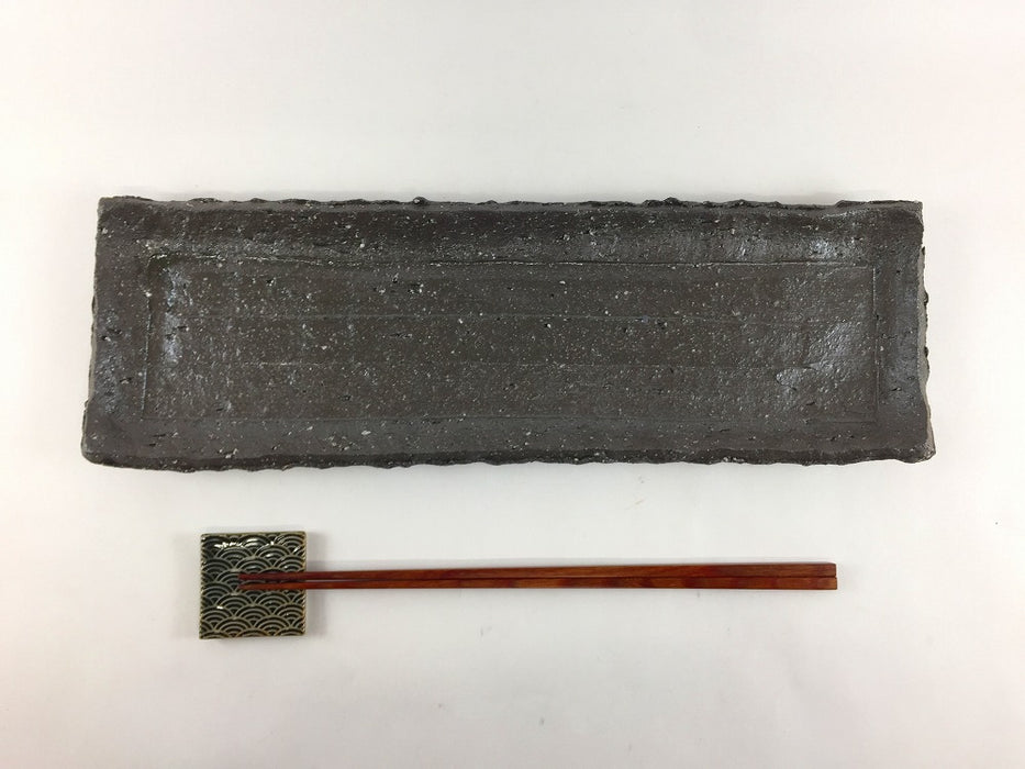 【SALE】手造32cm長皿　黒陶彫　波佐見焼【訳あり】